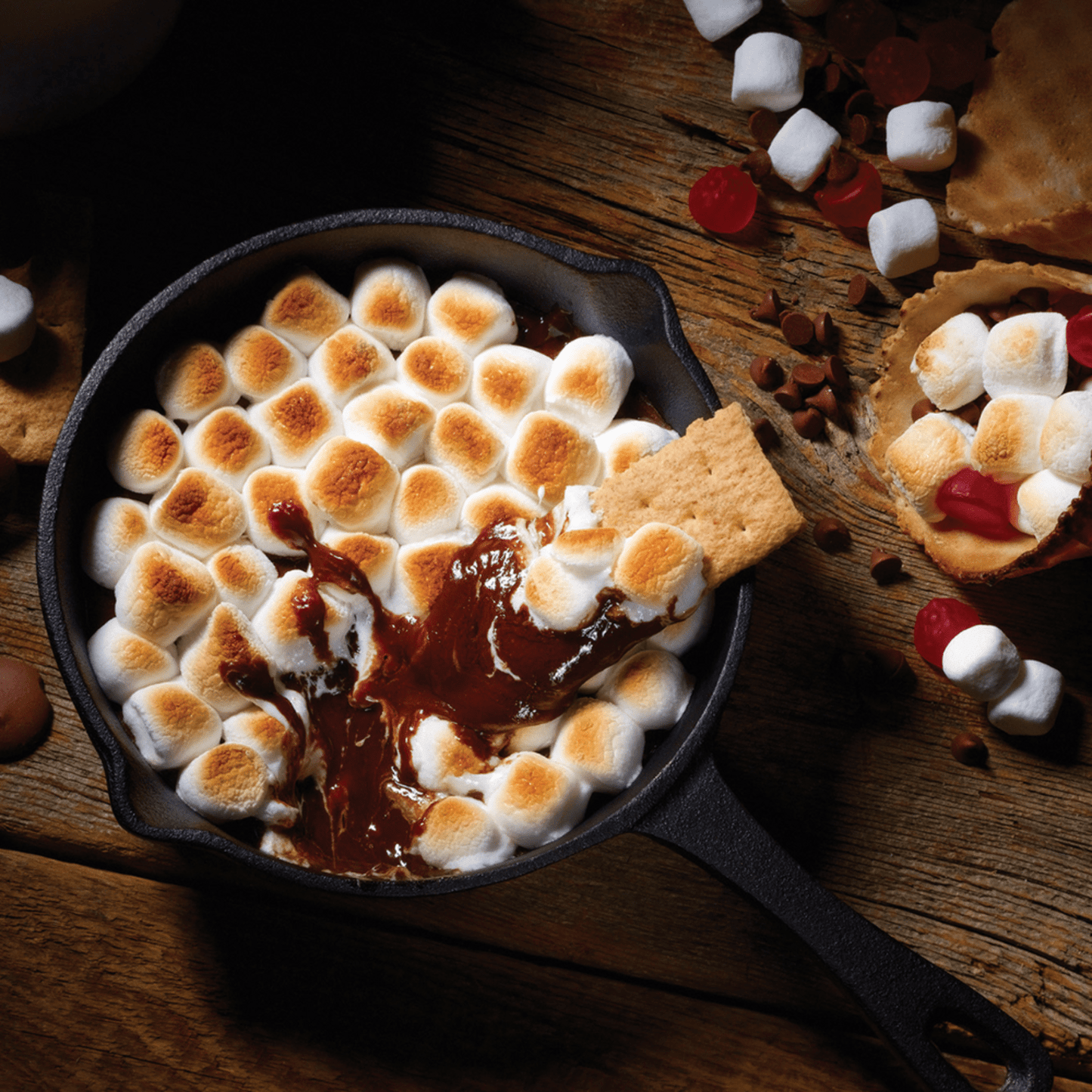 Gourmet du Village Skillet Dip Mix Kit, Sweet Dessert Treat or Gift, Dip Mix with 6.2 inch Cast Iron Skillet, Classic S'more