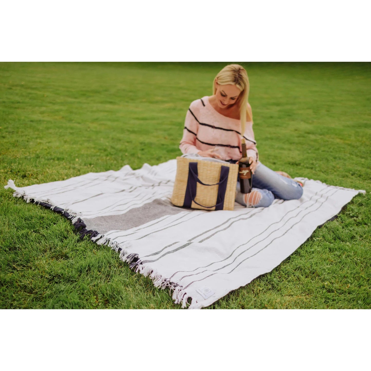 Montecito Picnic Blanket with Harness